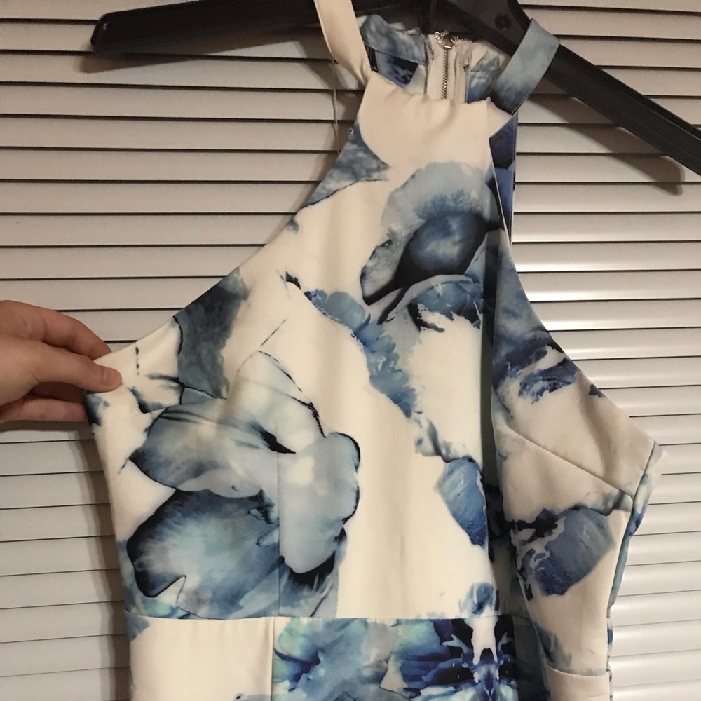 NWT abstract fitted dress - Picture 2 of 4